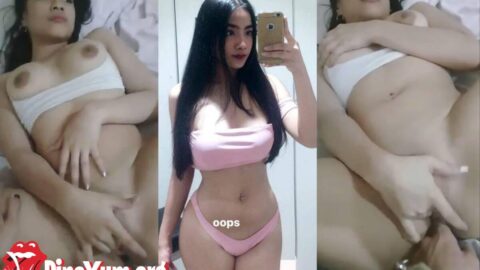 Nagpatulong si bestie na laruin ang kanyang puke