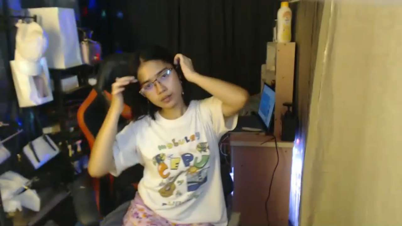 Pinay Nerd Gone Wild