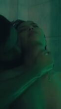 Buti pa si Kaiser May Katulong Mag Shower
